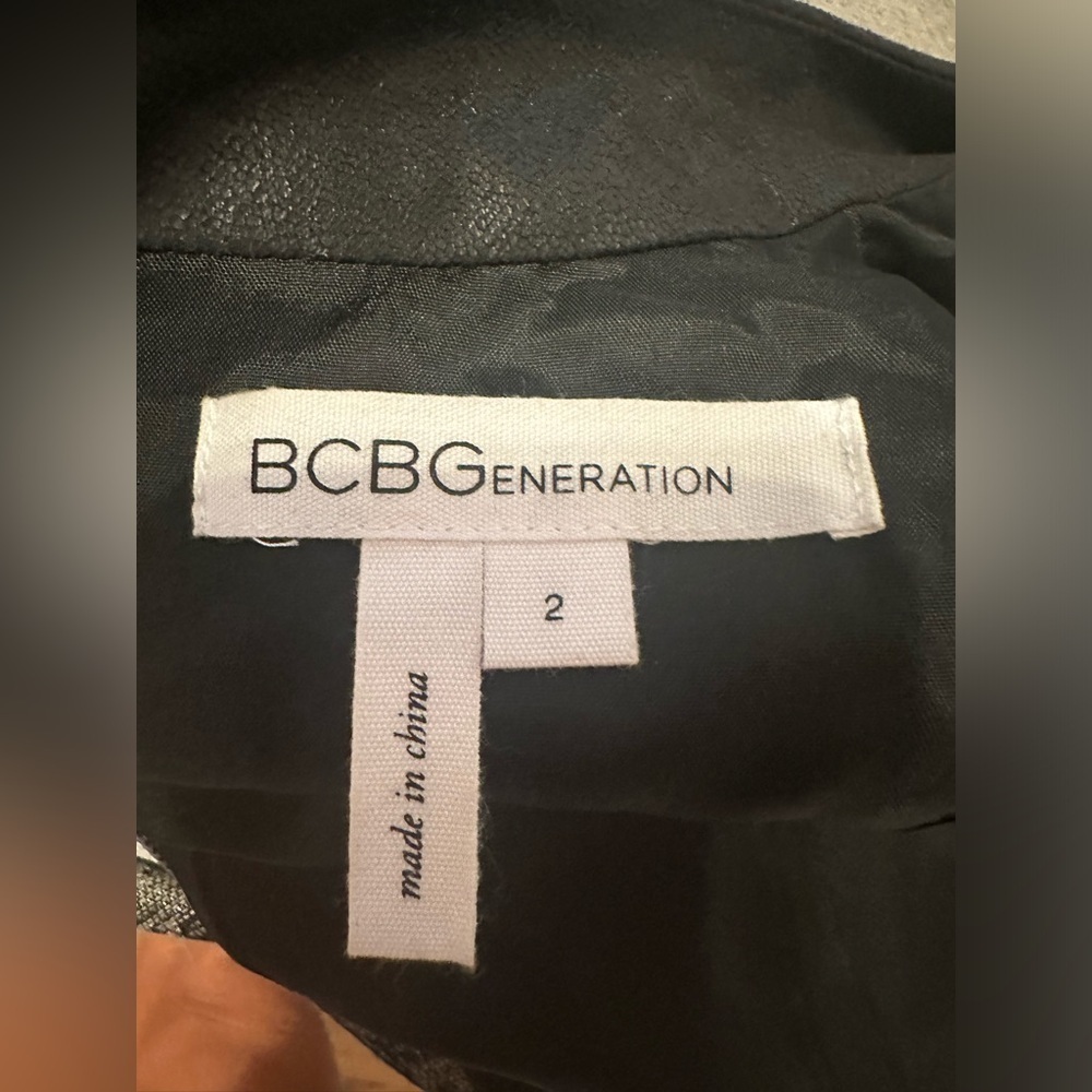 BCBGENERATION BLACK SHIMMER MESH DETAIL MINI DRESS - Size 2 SKU:219 - Picture 5 of 7
